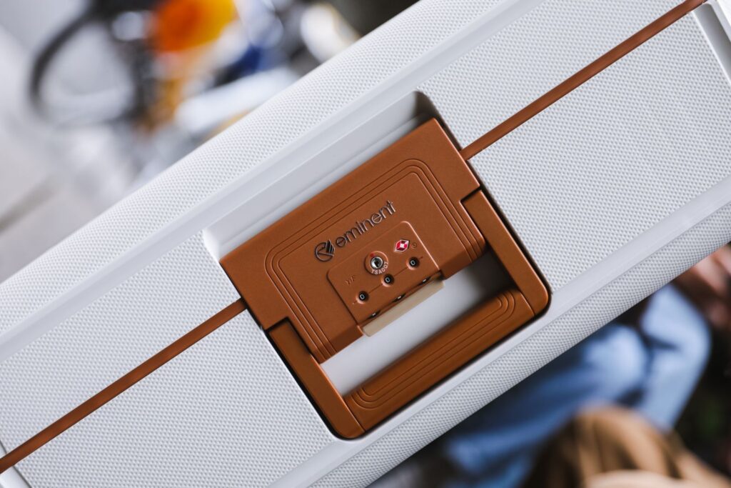 Samsonite Winfield 3 DLX Review: Honest Assessment